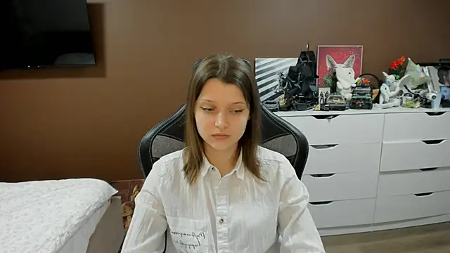 SoniNesti online show from May 2026 03:19:02 PM