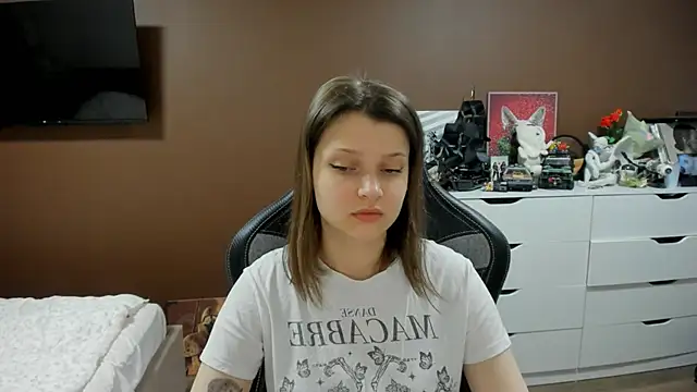 SoniNesti online show from May 2026 02:27:02 PM