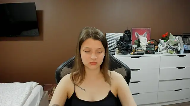 SoniNesti online show from May 2026 02:33:01 PM