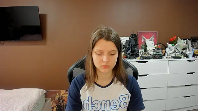 SoniNesti online show from June 2026 03:07:02 PM