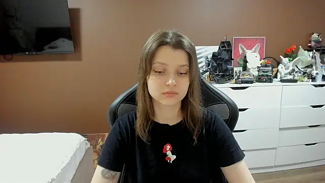 SoniNesti online show from June 2026 03:49:02 PM