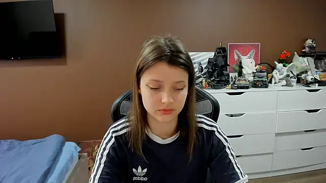 SoniNesti online show from July 2026 03:56:01 PM