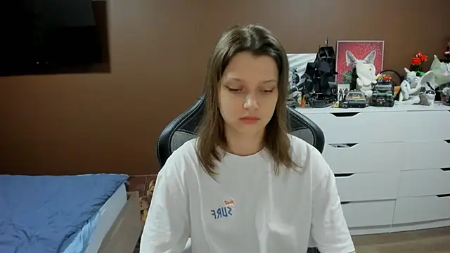 SoniNesti online show from July 2026 04:02:02 PM