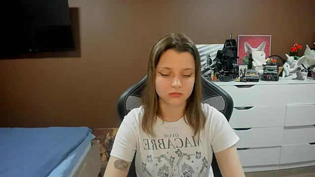 SoniNesti online show from July 2026 03:05:02 PM