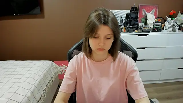 SoniNesti online show from July 2026 03:54:02 PM
