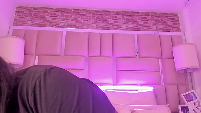 ShaniaBrownn online show from February 2026 07:59:02 PM