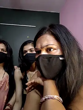 cutee  crazy online show from March 2026 01:08:01 PM