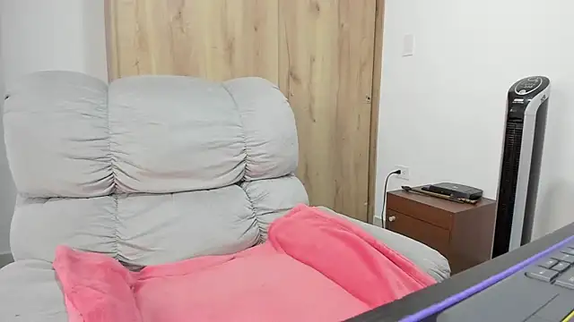 xspecialoomx online show from March 2026 01:11:02 PM