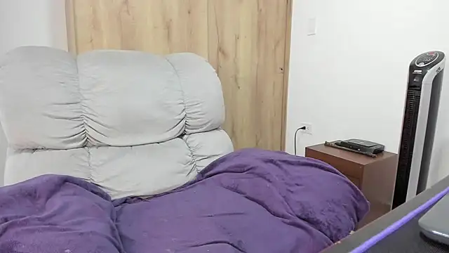 xspecialoomx online show from April 2026 08:50:01 PM