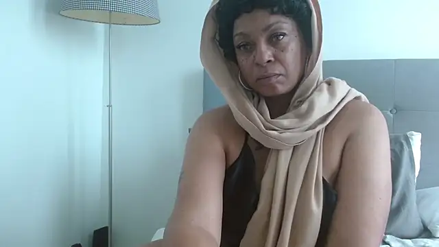 MSweetLindaParks online show from April 2026 04:59:01 PM