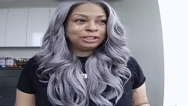 MSweetLindaParks online show from May 2026 11:47:01 AM