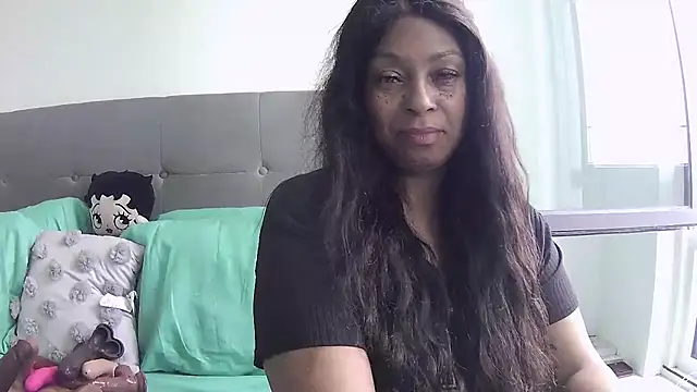MSweetLindaParks online show from June 2026 06:35:02 PM