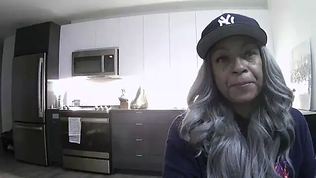 MSweetLindaParks online show from July 2026 03:35:02 AM