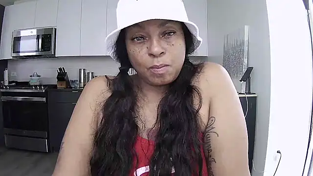 MSweetLindaParks online show from July 2026 05:48:02 PM
