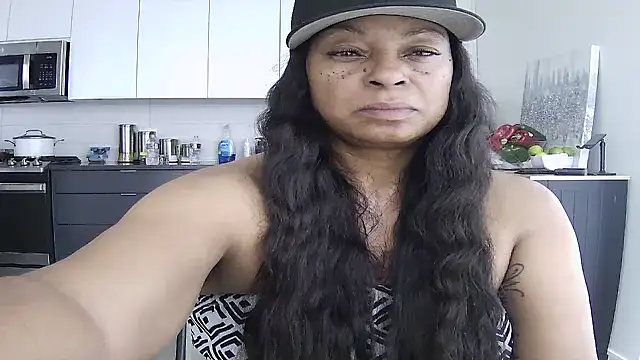 MSweetLindaParks online show from August 2026 02:31:01 PM