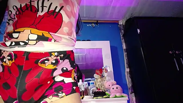 Snapshot of Lunahoney1 chatting on February 2026 07:32:02 PM Lunahoney1 online show from February 2026 07:32:02 PM