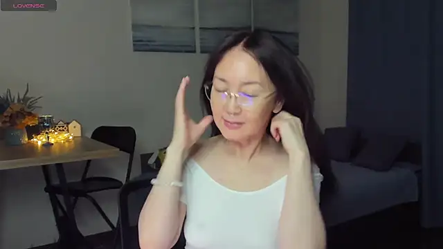 AvroraSakura online show from December 2024 01:33:02 PM