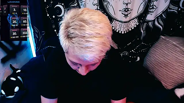 Snapshot of Marieblueeyes chatting on May 2026 11:38:01 AM Marieblueeyes online show from May 2026 11:38:01 AM