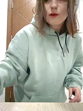 Yammy Yumi online show from October 2025 10:31:01 PM