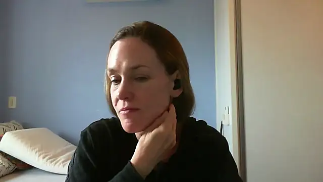 Annylove1 online show from September 2025 03:46:02 PM