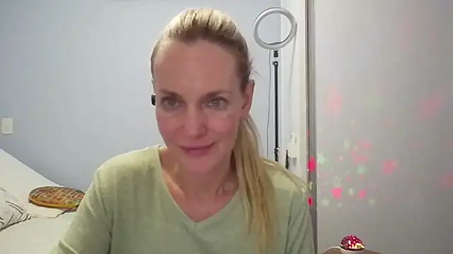 Annylove1 online show from February 2026 01:18:02 AM