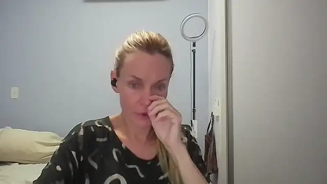 Annylove1 online show from March 2026 12:22:02 AM