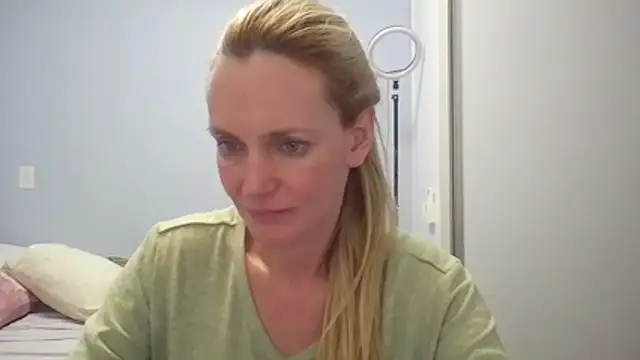 Annylove1 online show from April 2026 01:05:01 AM