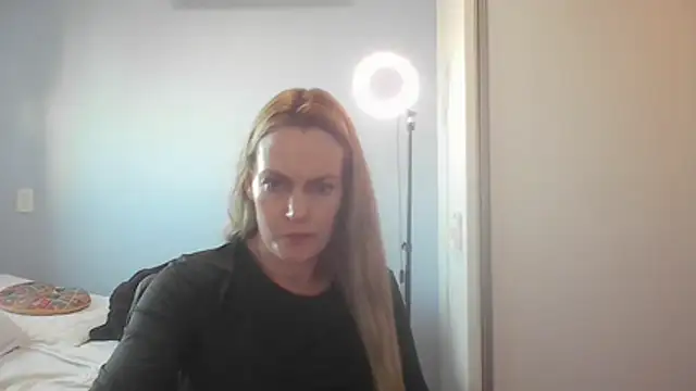 Annylove1 online show from July 2026 10:57:02 AM