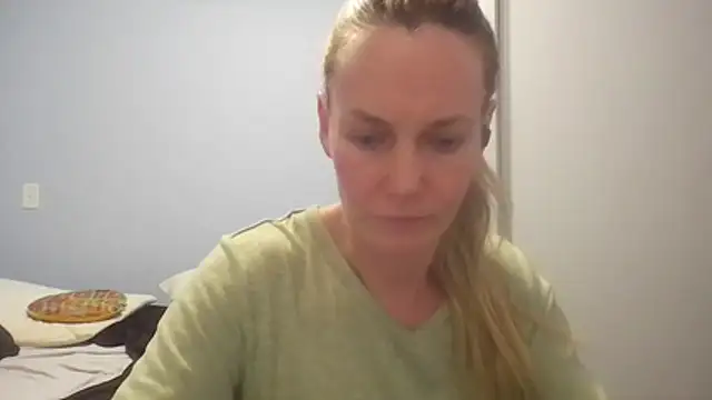 Annylove1 online show from July 2026 12:06:01 AM