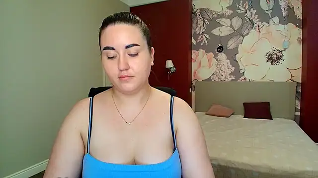 Snapshot of Roxie_Bradley chatting on June 2026 05:41:01 AM Roxie Bradley online show from June 2026 05:41:01 AM