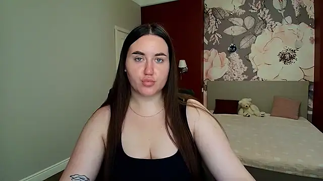 Snapshot of Roxie_Bradley chatting on July 2026 05:36:01 AM Roxie Bradley online show from July 2026 05:36:01 AM