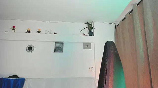 Sinthia Collins online show from April 2026 02:27:02 AM