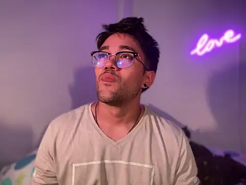 Im sophiie online show from January 2025 06:17:01 AM