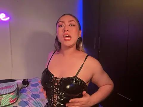 Im sophiie online show from January 2025 09:01:01 AM