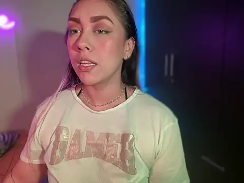 Im sophiie online show from January 2025 05:54:02 AM