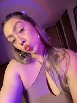 Im sophiie online show from November 2025 06:02:02 AM