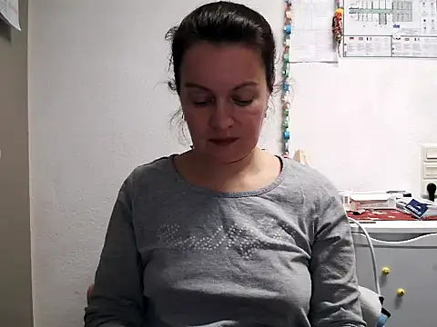 LoveNBloom online show from January 2025 06:25:01 PM