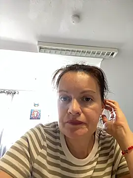 Snapshot of LoveNBloom chatting on June 2026 11:34:01 AM LoveNBloom online show from June 2026 11:34:01 AM