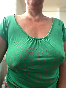 Snapshot of sweetmystery1 chatting on September 2025 03:28:02 PM sweetmystery1 online show from September 2025 03:28:02 PM