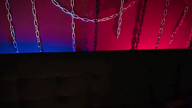 Laura takint online show from January 2025 08:11:02 PM