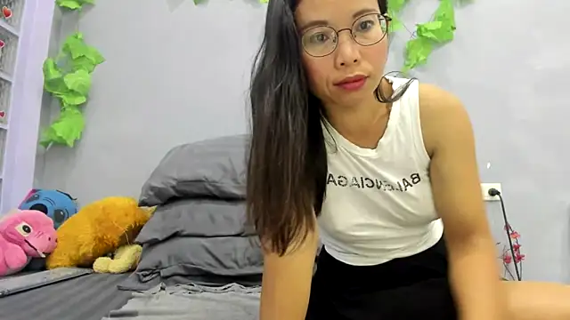 Snapshot of loveley_jenny chatting on April 2026 01:26:01 AM loveley jenny online show from April 2026 01:26:01 AM