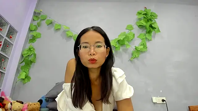 Snapshot of loveley_jenny chatting on May 2026 05:47:01 AM loveley jenny online show from May 2026 05:47:01 AM