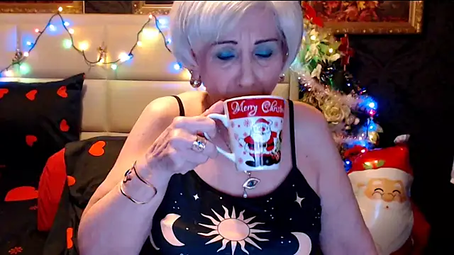 HappyWomanOn online show from December 2024 07:17:02 PM