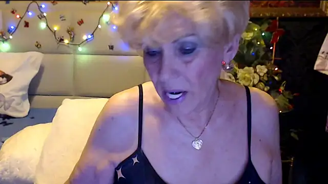 HappyWomanOn online show from November 2025 07:47:02 PM