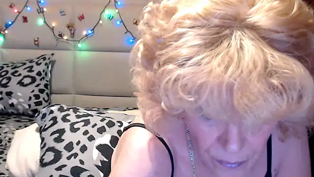 HappyWomanOn online show from April 2026 08:39:03 AM