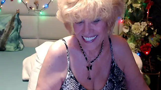 HappyWomanOn online show from June 2026 08:25:02 PM