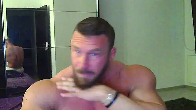 Snapshot of muscularkevin chatting on May 2026 03:23:02 AM muscularkevin online show from May 2026 03:23:02 AM