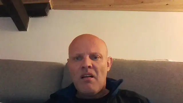 davigochi77bcn online show from November 2025 08:20:01 PM