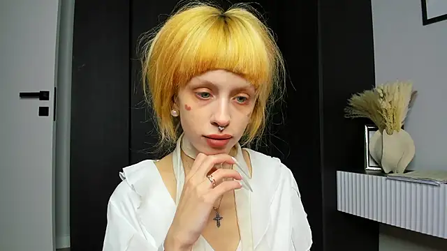 FlowerOfSin2001 online show from March 2026 05:48:02 PM