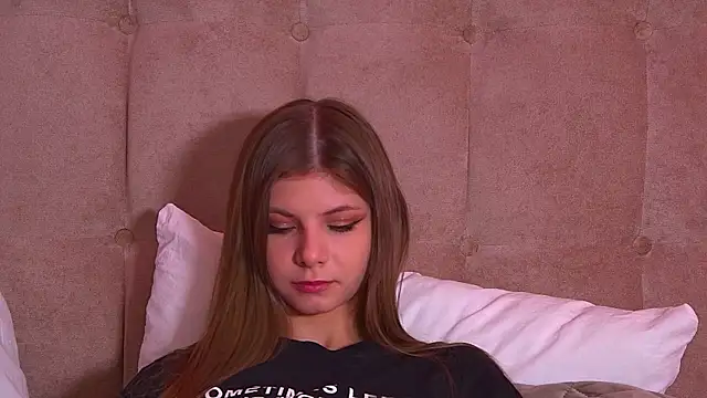 AudreyBarlow online show from February 2025 03:07:01 PM